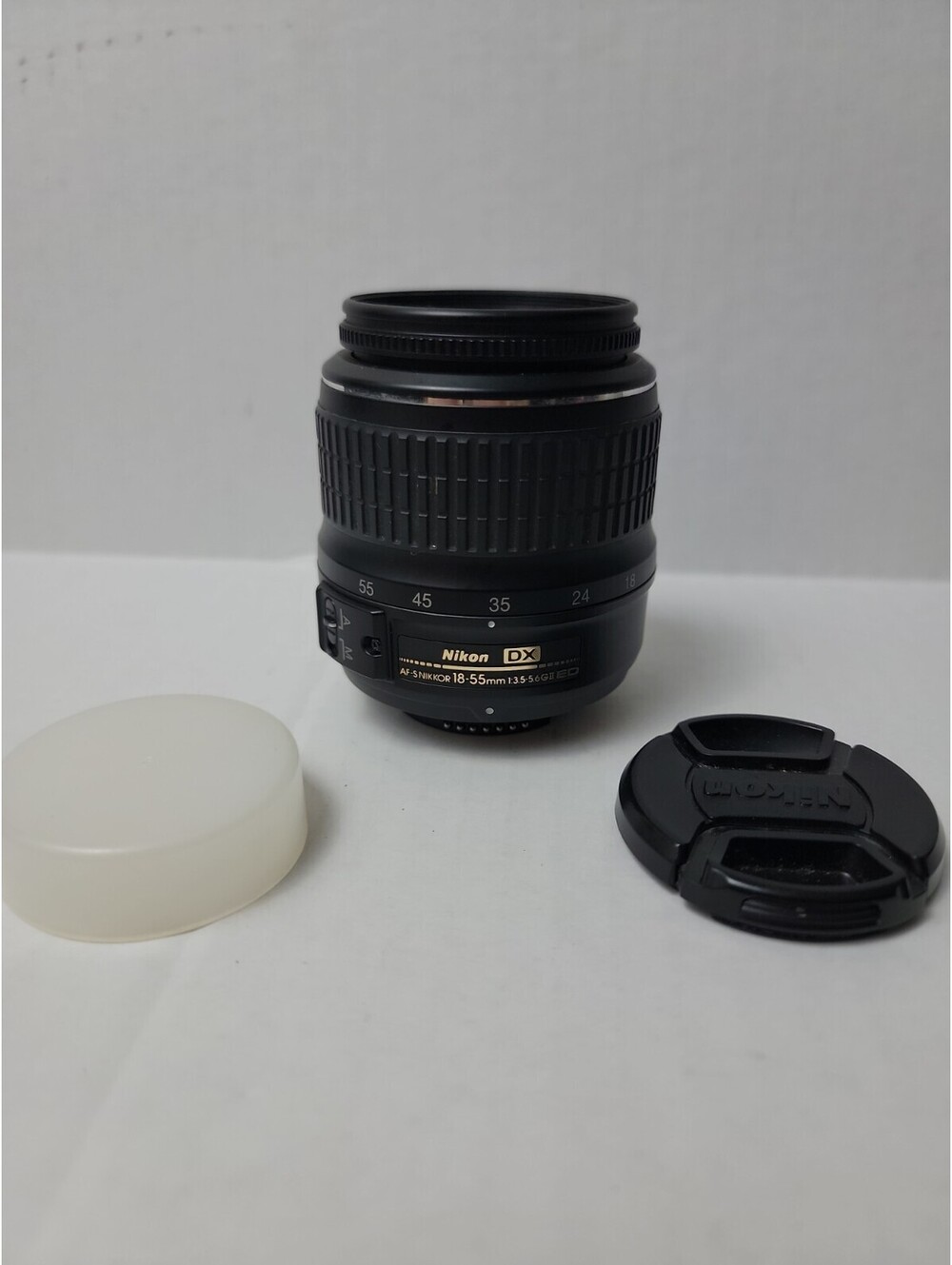 Nikon DX AF-S NIKKOR 18-55mm f/3.5-5.6G II ED 52mm Lens Nikon Mount F Len Cover
